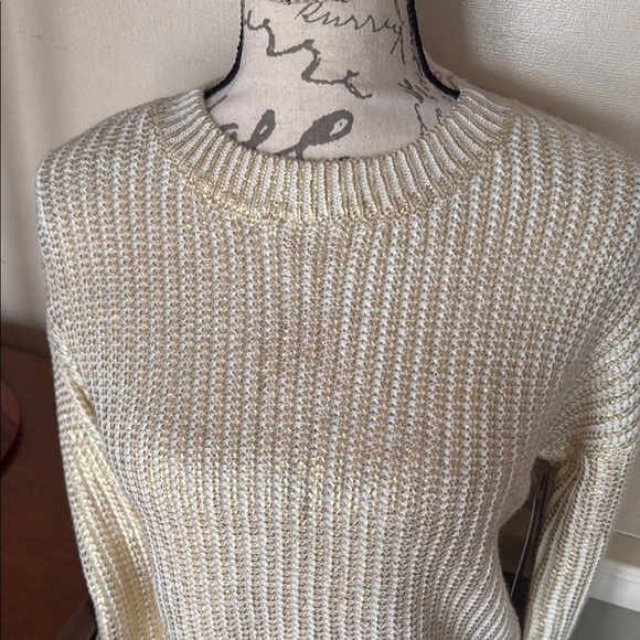 Madden Girl Cream and Gold Crew Neck Sweater 69.00 NWT - Picture 15 of 15